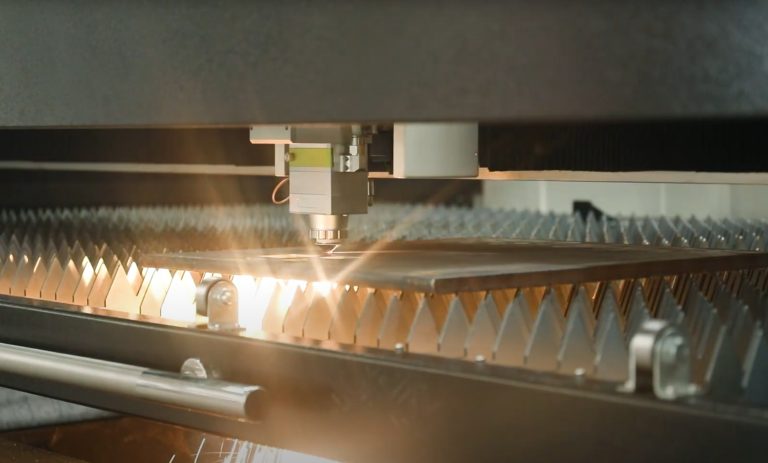 Pražské zámečnictví si pořídilo CNC laser
