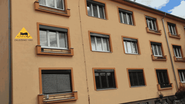 Proč se v létě nedá spát? Skrytý problém moderního bydlení